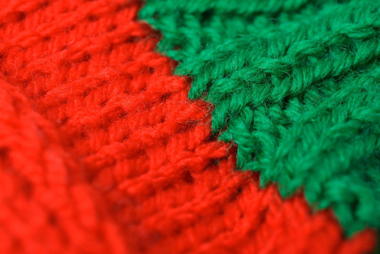 Chaussons bébé tricotés faits main en demi-laine originaux design de créateur photo 5