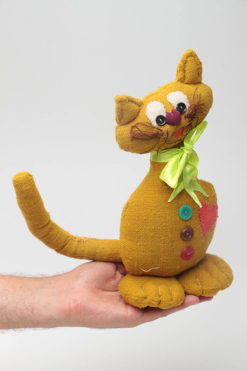 Juguete de tela artesanal para niños cosido de harpillera con forma de gato foto 5