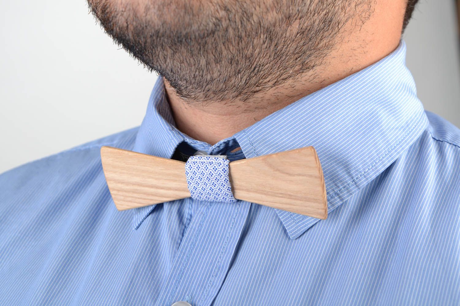 handmade wooden bow tie photo 4