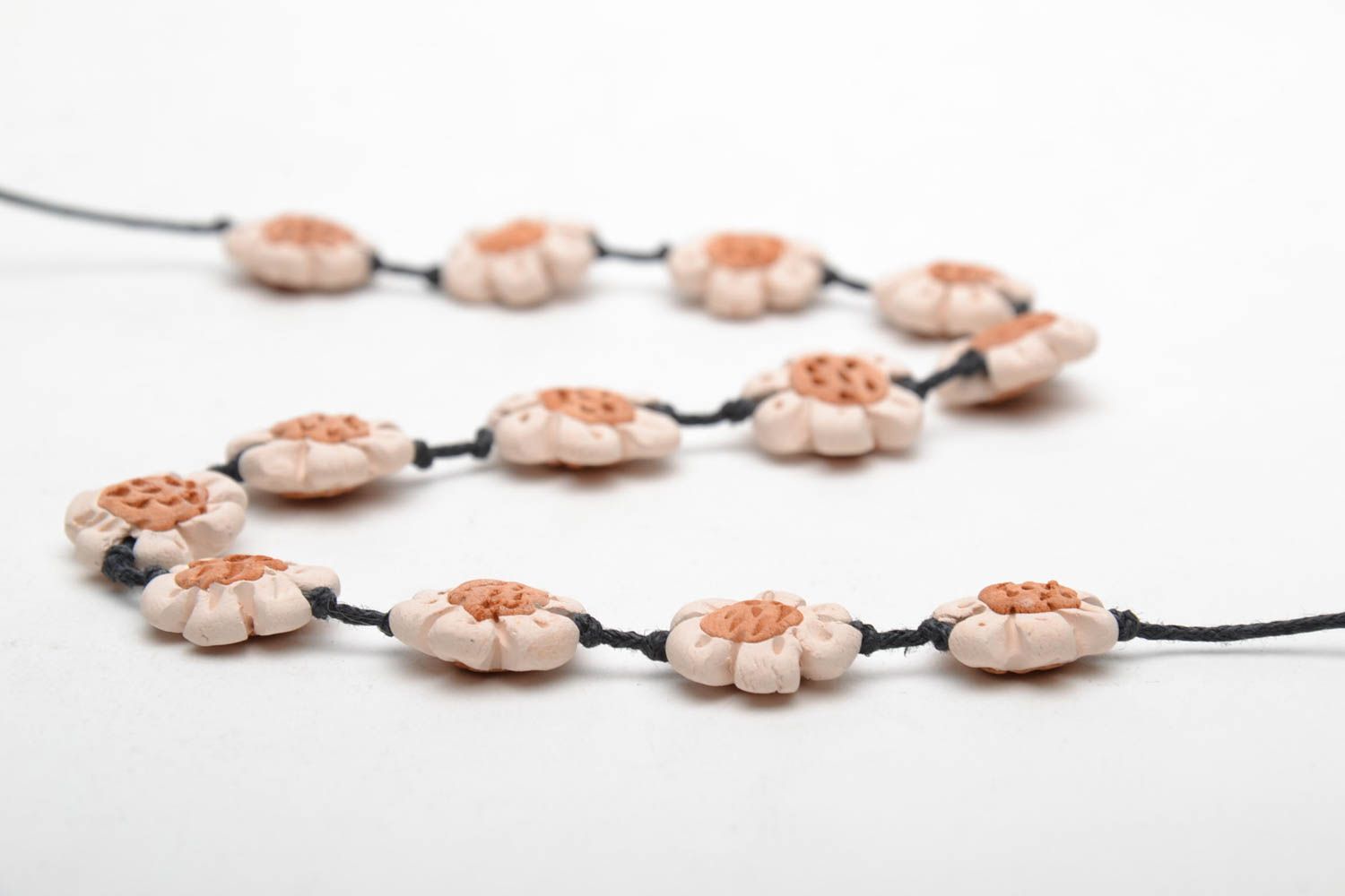 Handmade bead necklace Chamomiles photo 5