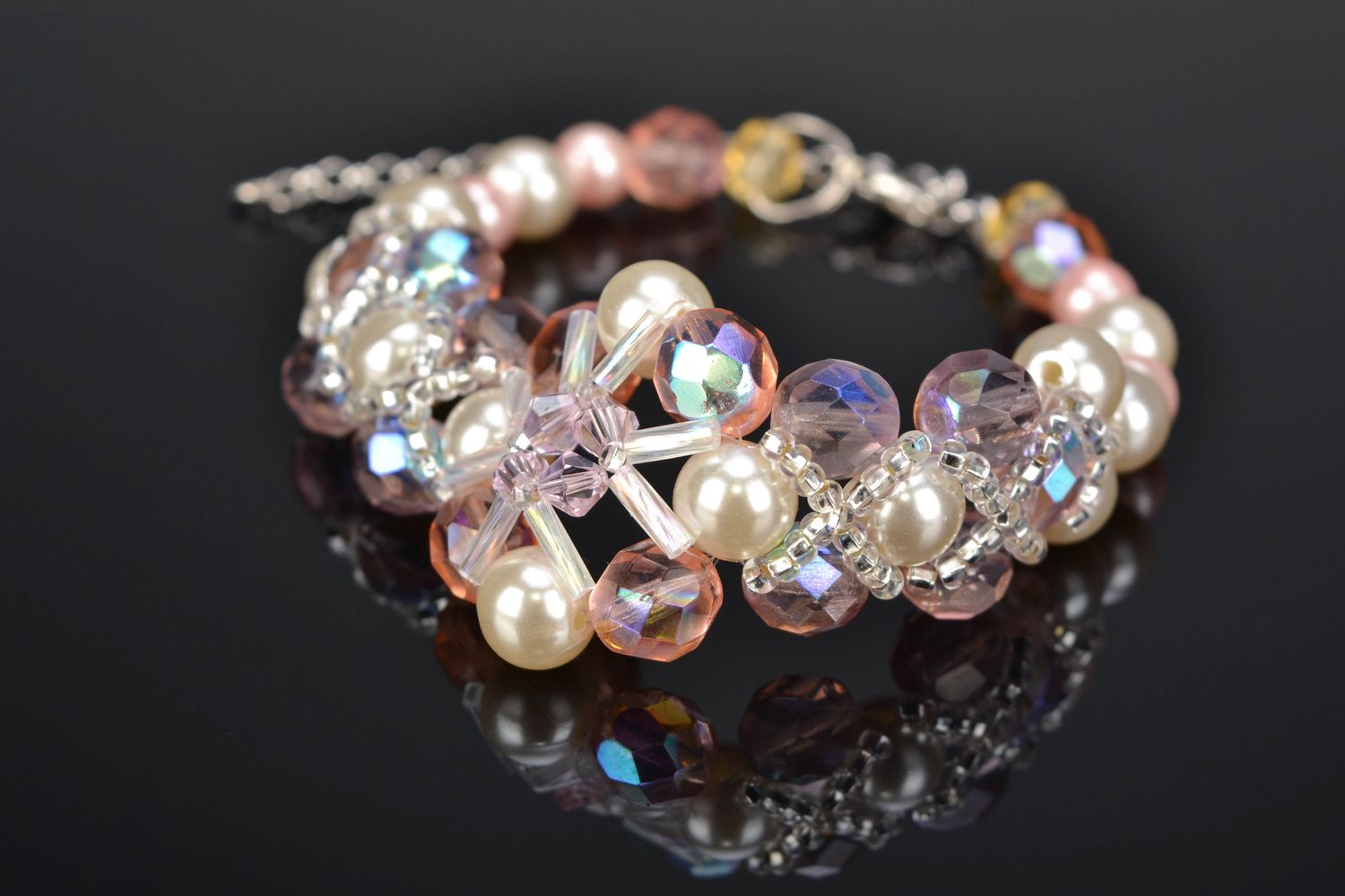 Bracelet fait main de perles de rocaille et perles fantaisie photo 1