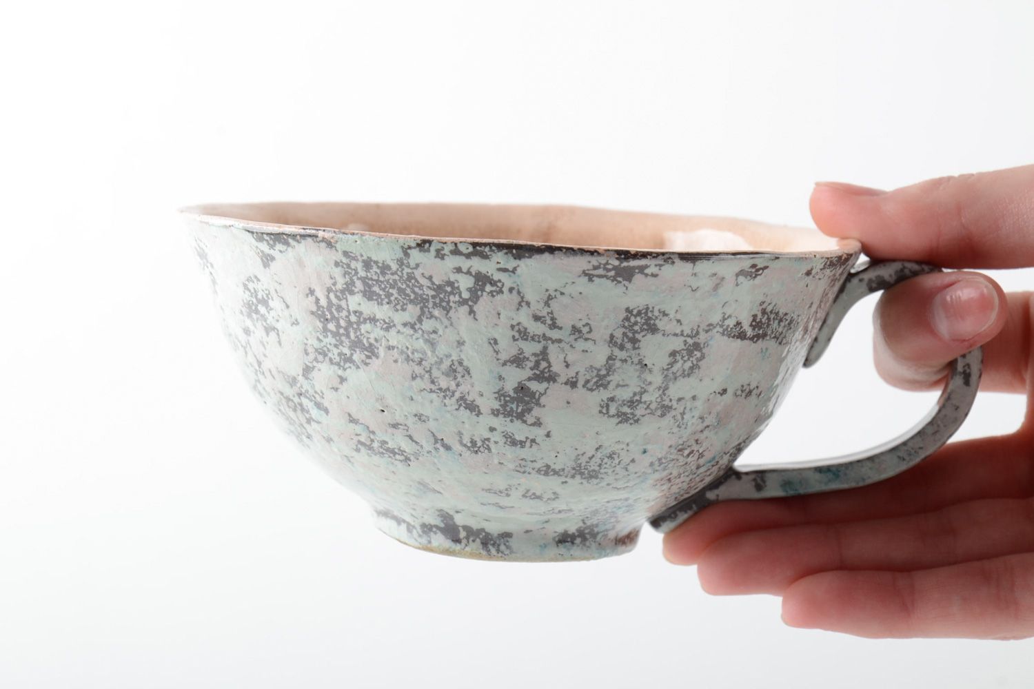 Handgemachte originelle keramische Tasse für Tee mit Engoben und Glasur bedeckt   foto 5