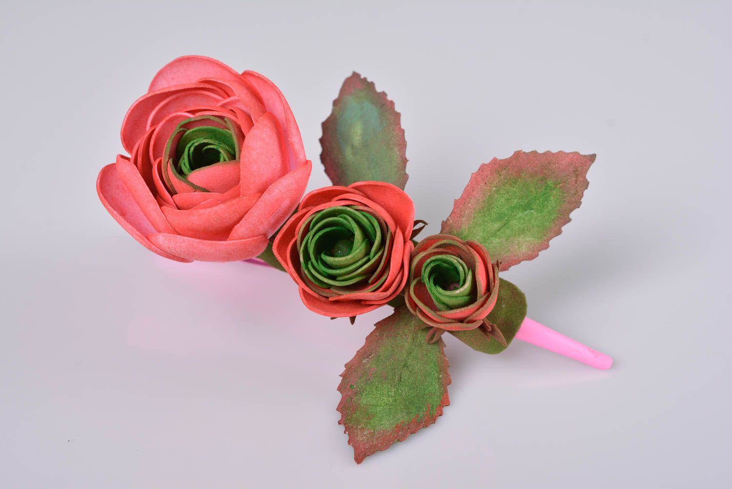 Handgemachte Haarspange aus Foamiran mit Blumen schön und romantisch für Frauen foto 1