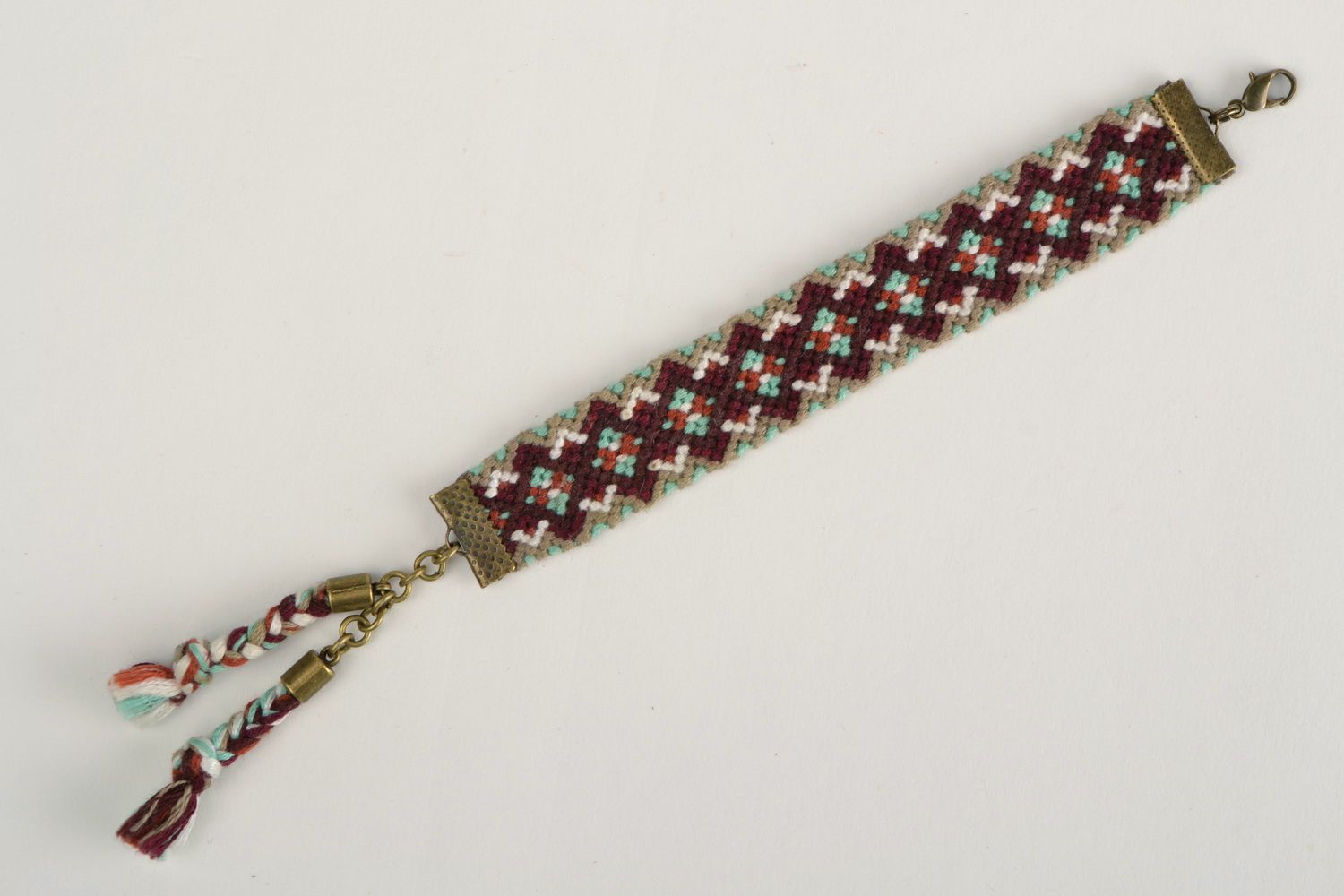 Текстильный браслет плетеный из ниток цветной в технике макраме ручная работа фото 5