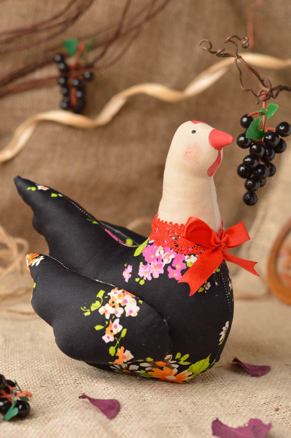 Handgemachtes Stoff Kuscheltier Huhn aus Baumwolle für Haus Deko originell schön foto 1