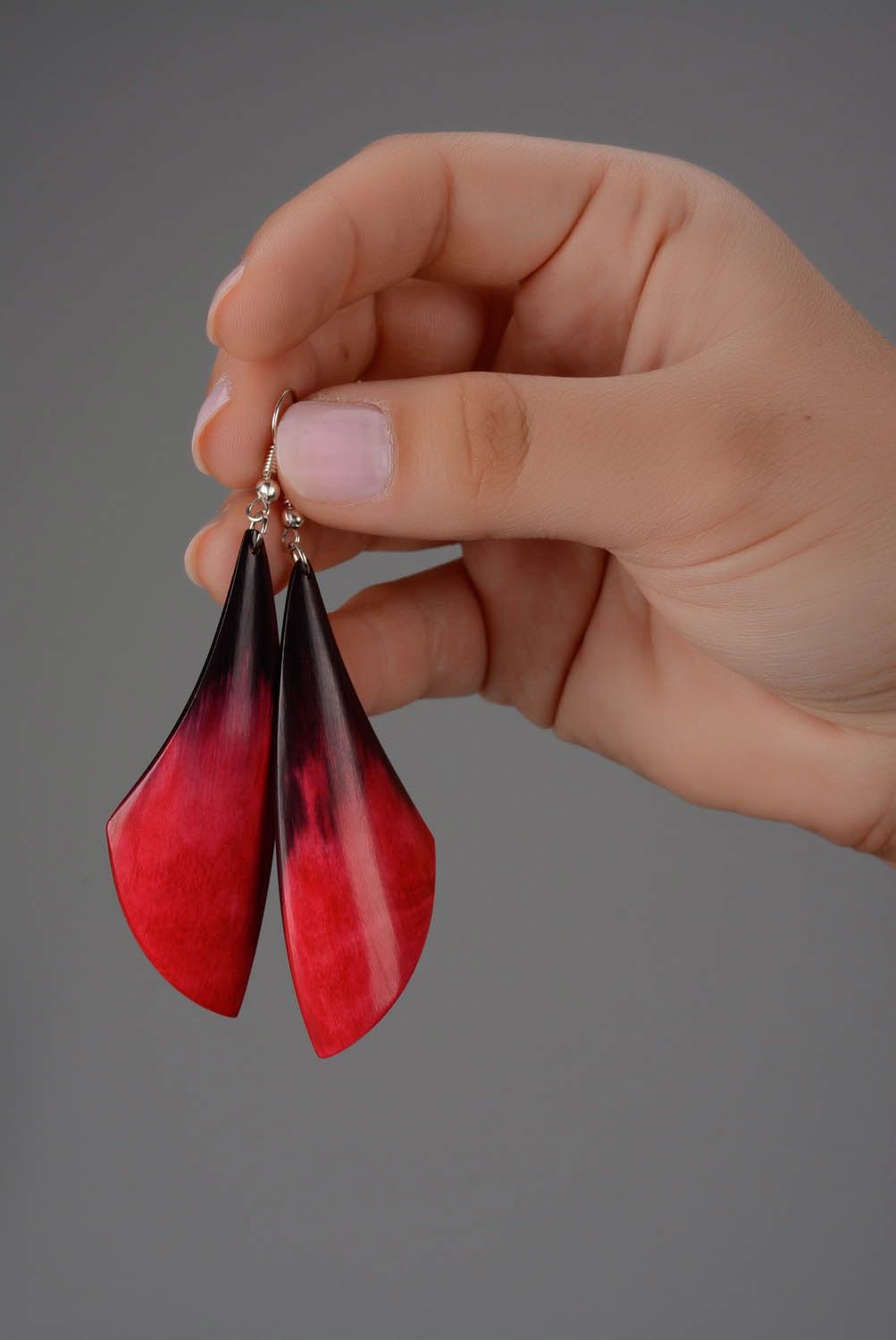 Red and black earrings made ​​of horn photo 5