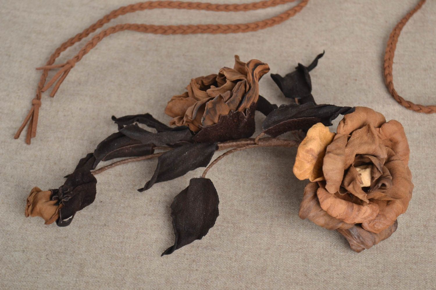 Broche fleur Bijou fantaisie Accessoire femme en cuir naturel marron cadeau photo 1