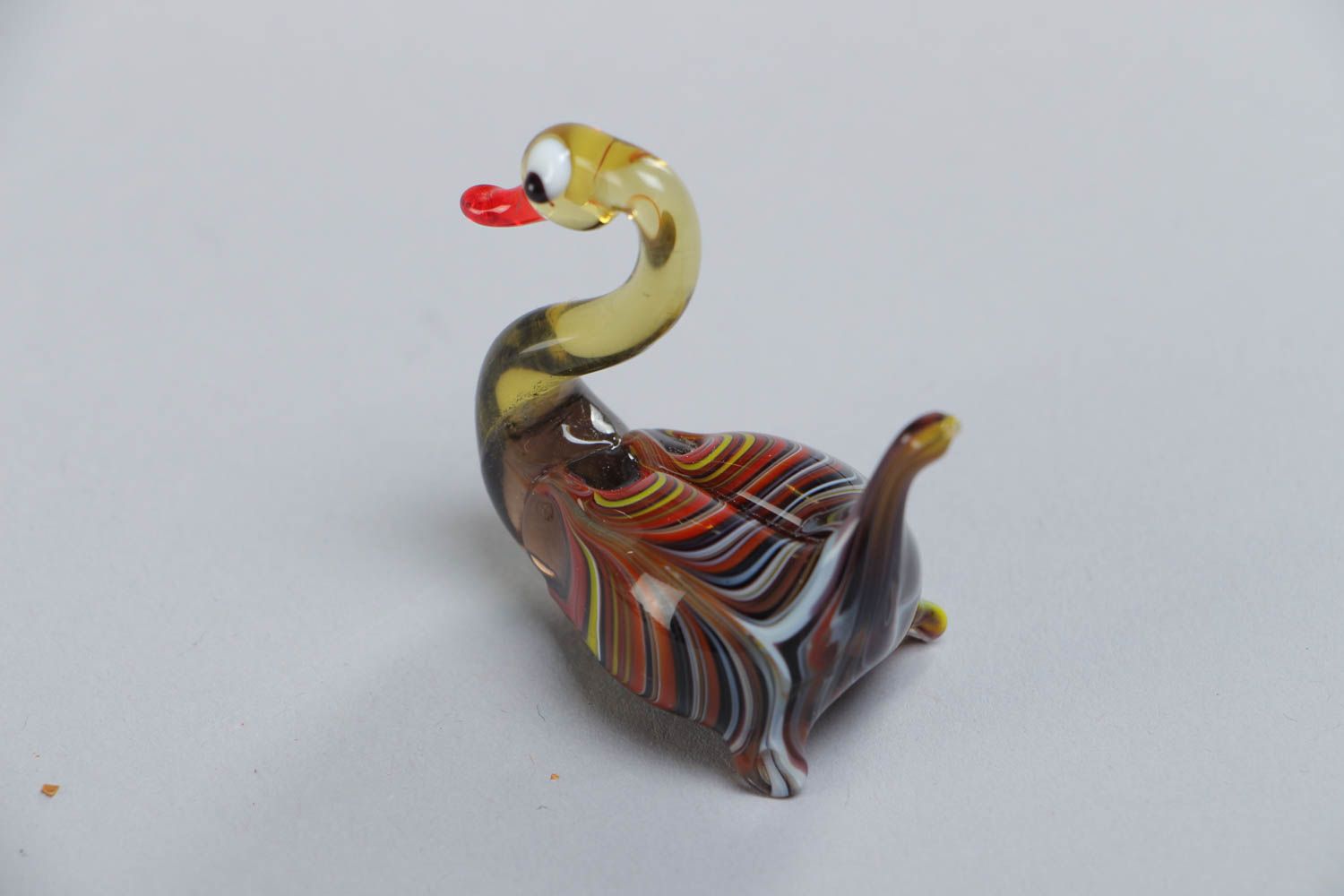 Beautiful miniature handmade lampwork glass figurine of swan photo 3