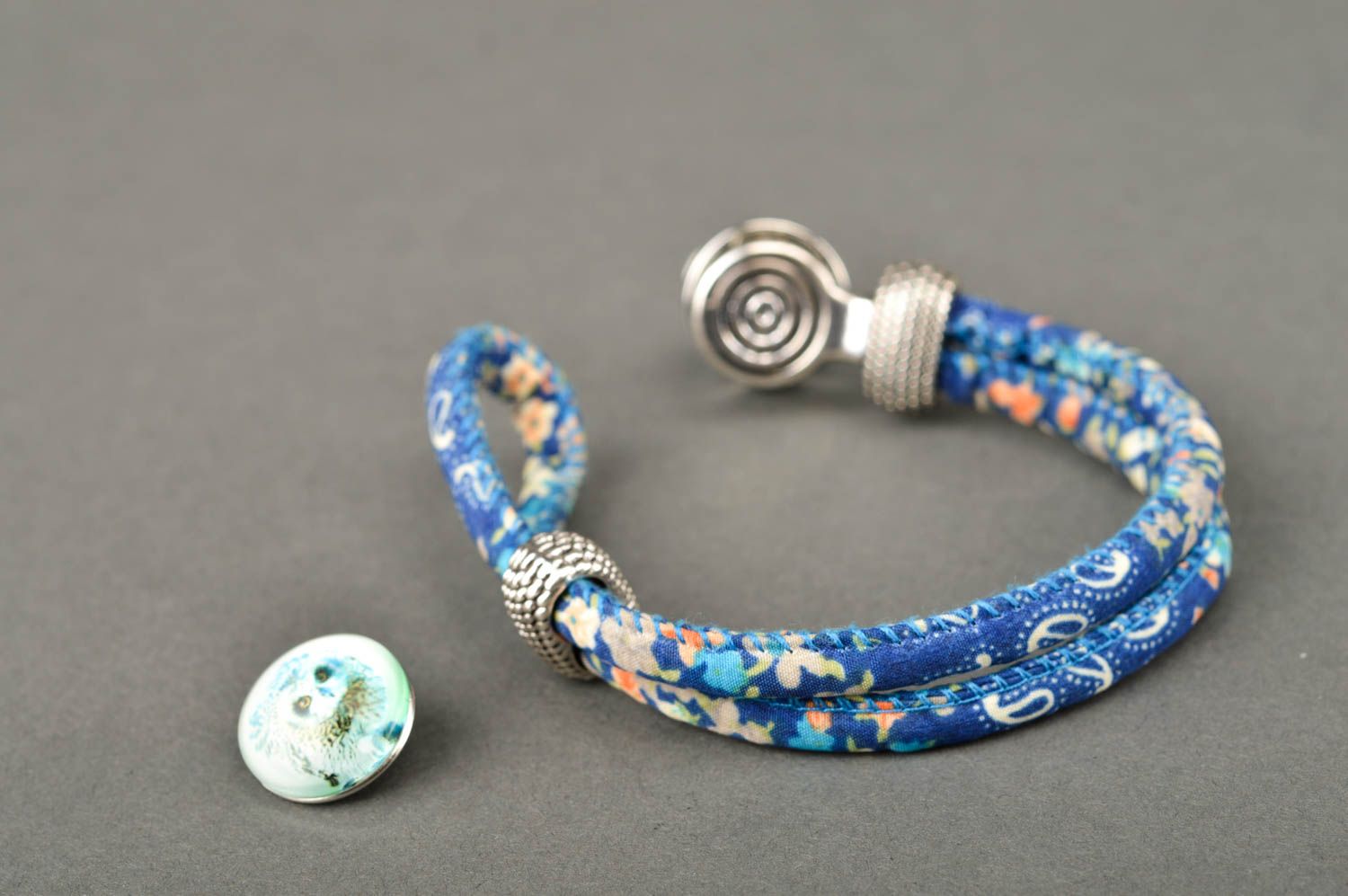 Синий браслет ручной работы авторское украшение двойной текстильный браслет фото 5