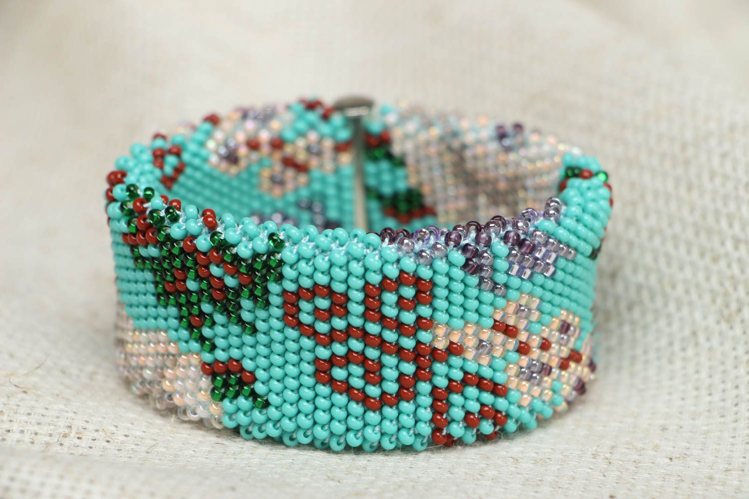 Bracelet de perles de rocaille avec pivoines et iris  photo 1