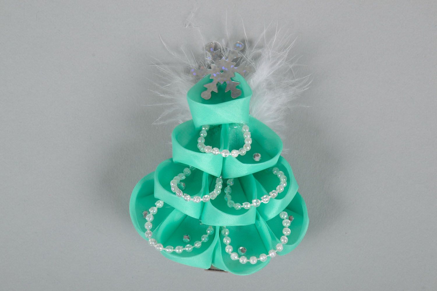 Hair clip in the shape of a Christmas tree photo 2