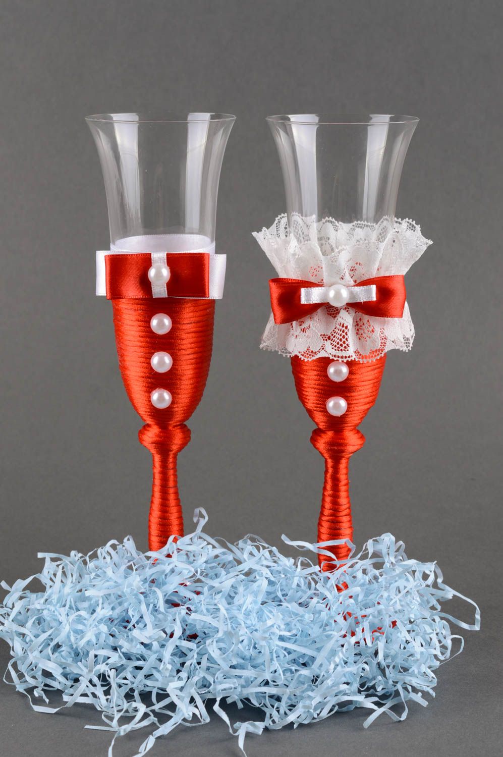 Verres à champagne faits main Vaisselle en verre Idée cadeau rouges 2 pièces photo 1