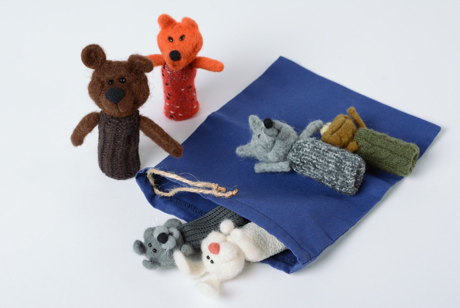 Handmade Finger Theater Set aus 6 Spielzeugen aus Wolle in Filzen Technik für Kinder foto 5