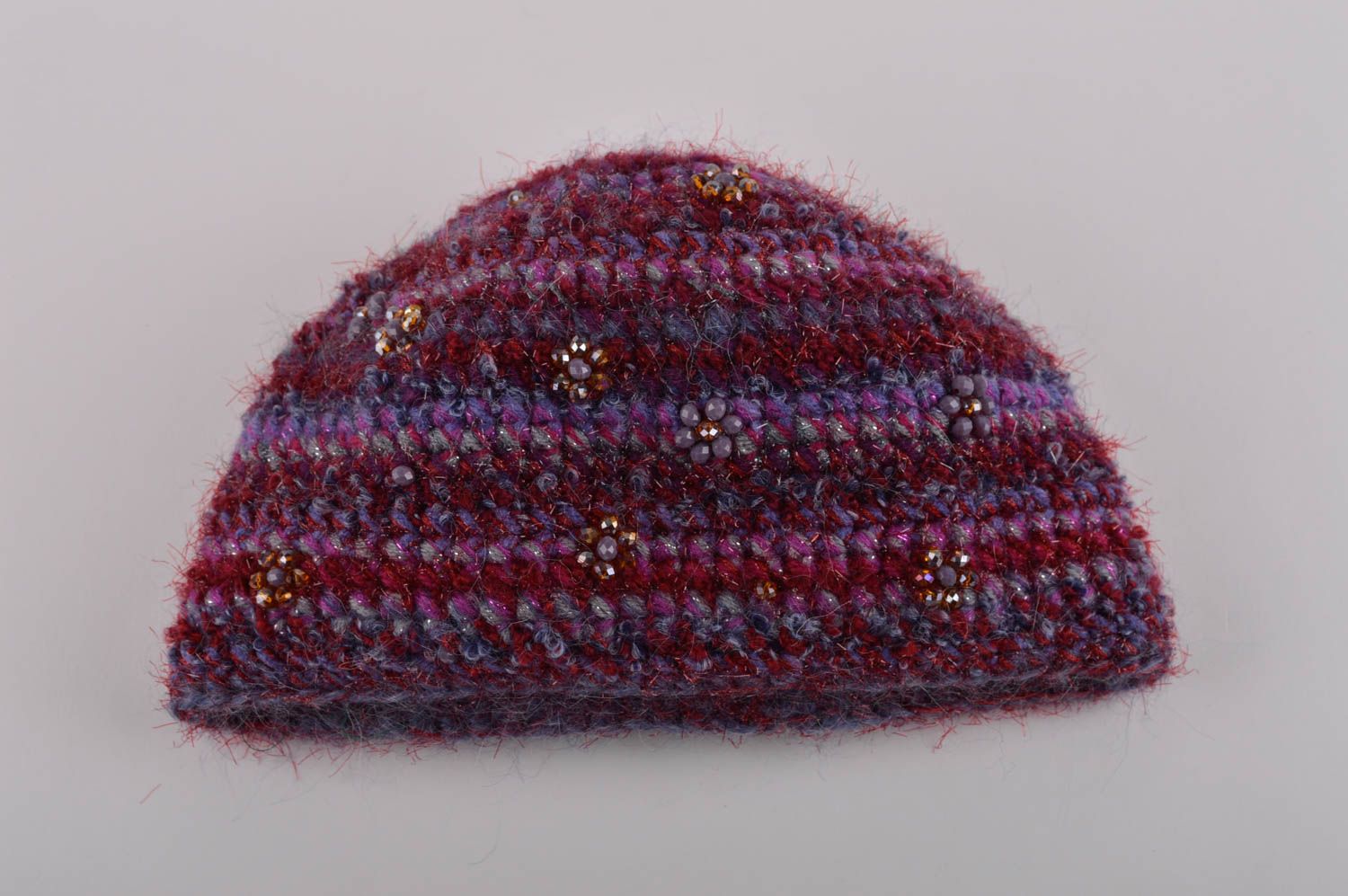 Дизайнерская шапка ручной работы вязаная шапочка из шерсти женский головной убор фото 5