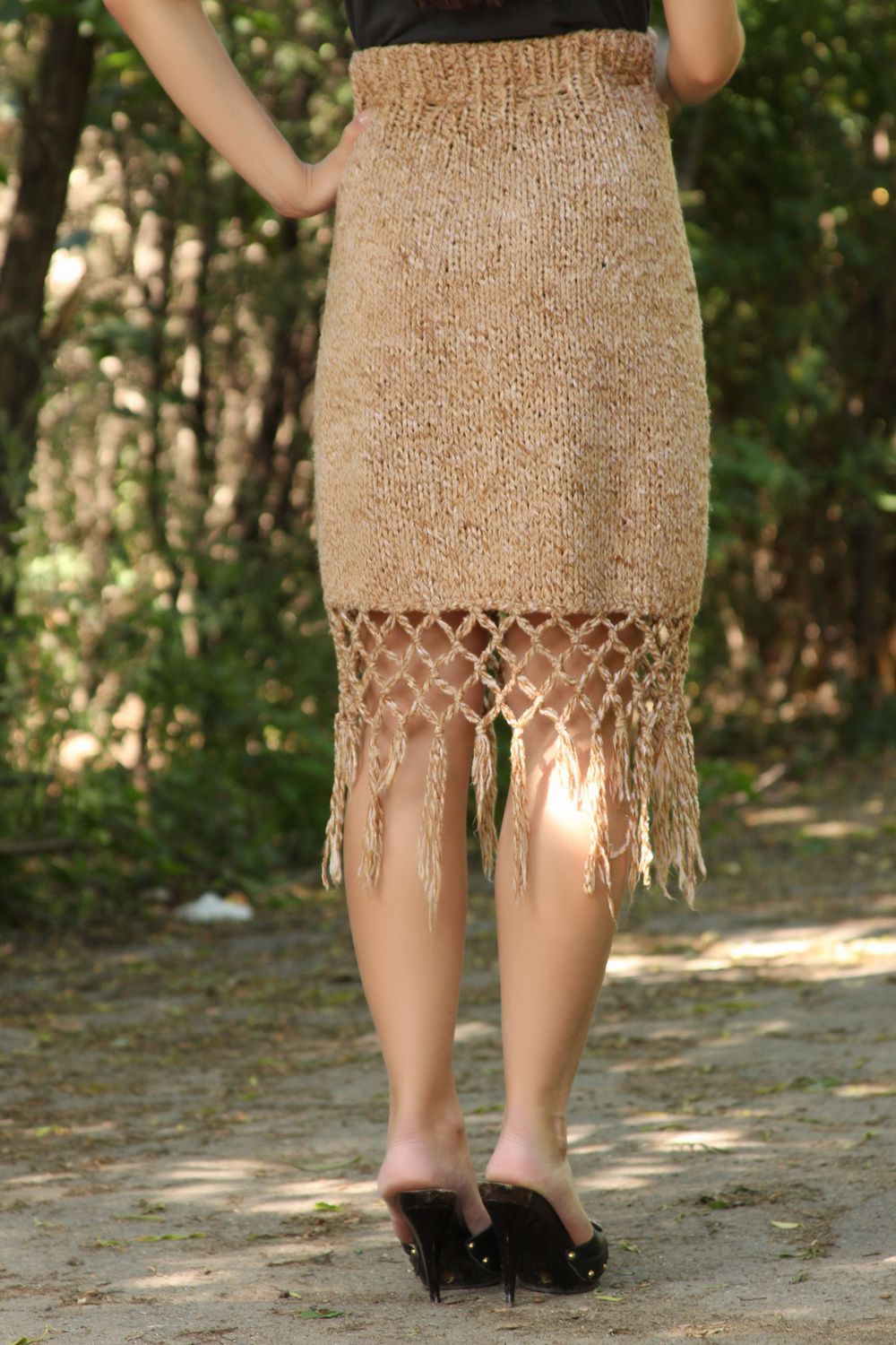 Knitted skirt with fringe photo 4