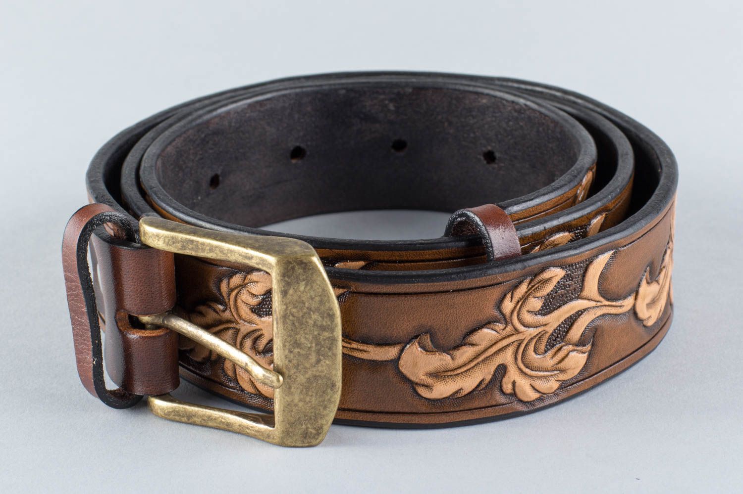 Handmade beautiful belt made of natural leather with metal buckle Ornaments photo 4