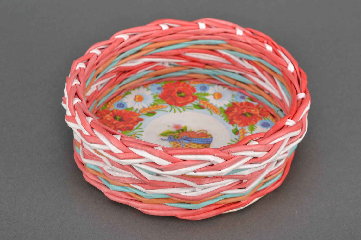 Decoupage candy bowl woven of paper rod of pink color photo 1