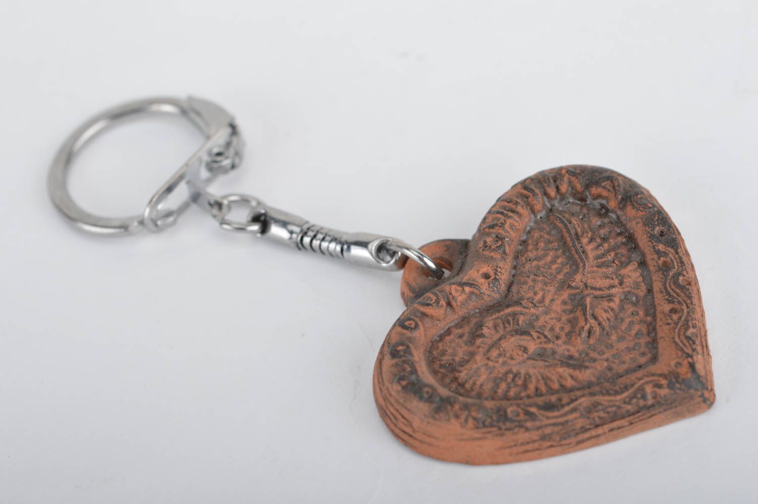 Porte-clés coeur en argile fait main marron écologique fourniture en métal photo 5