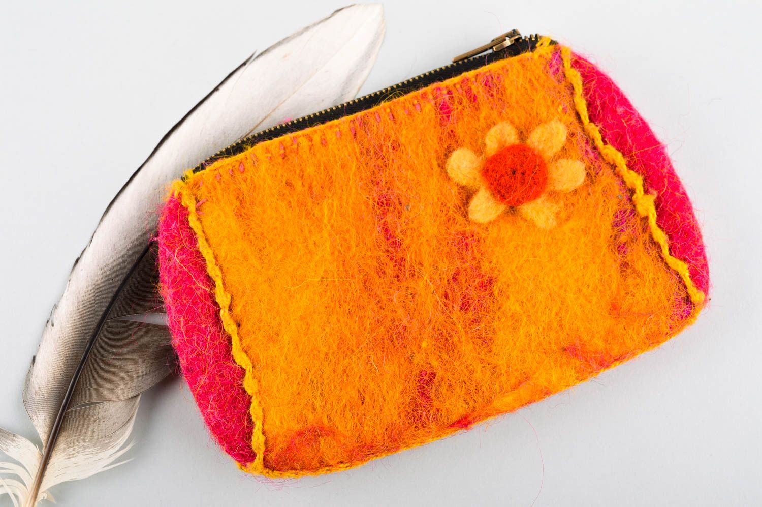 Pochette en laine feutrée Porte-monnaie fait main avec fleur Accessoire femme photo 1