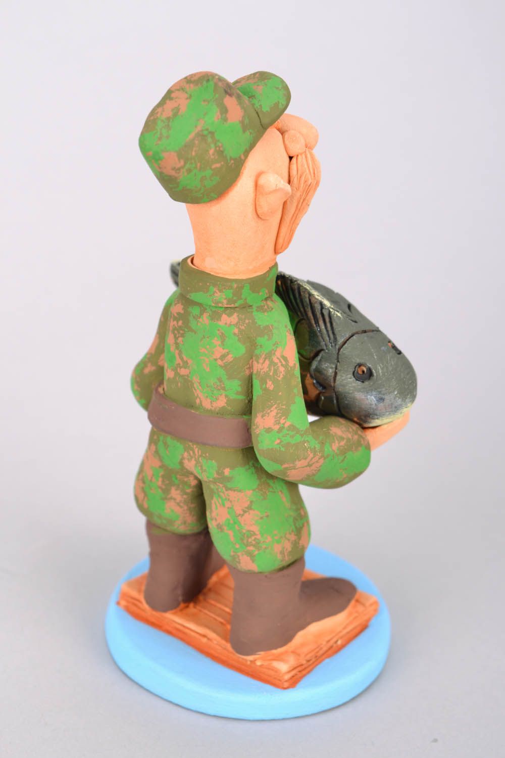 Figurine Pêcheur avec grande carpe photo 5