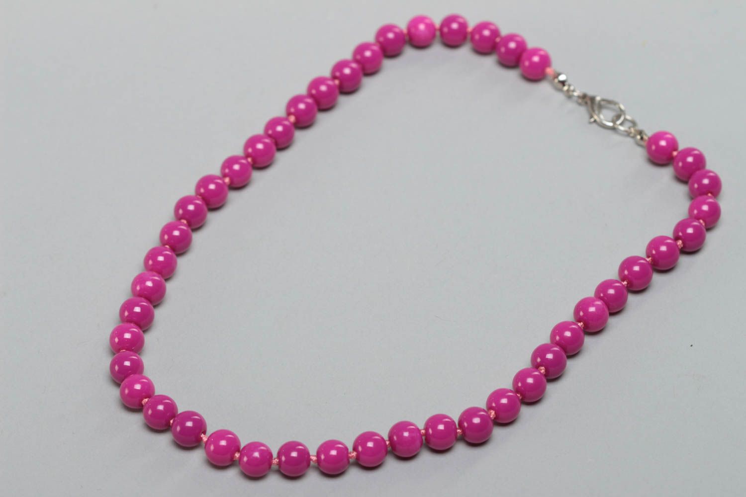 Beautiful bright handmade children's glass bead necklace of fuchsia color photo 2