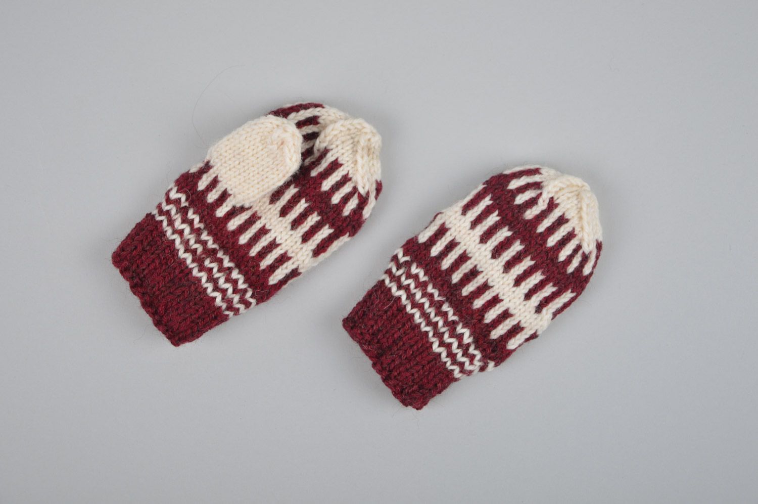 Dark red children's handmade knitted wool mittens for boy photo 4
