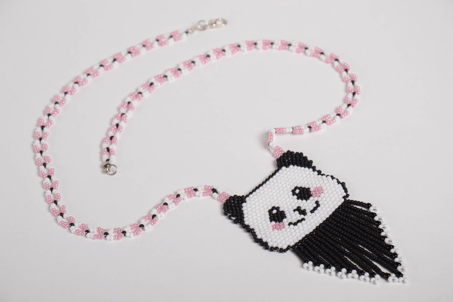 Pendentif panda fait main en perles de rocaille blanc avec noir petit long photo 4