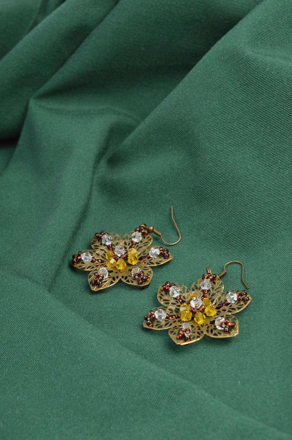Boucles d'oreilles fleurs Bijou fait main Cadeau pour femme perles de rocaille photo 1