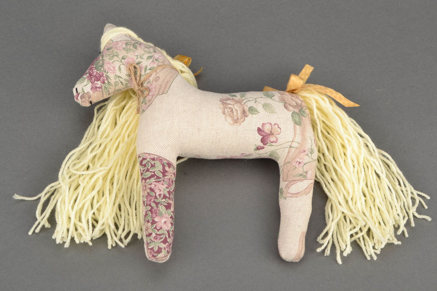 Kuscheliges Interieur Spielzeug Pferd aus Stoff foto 1
