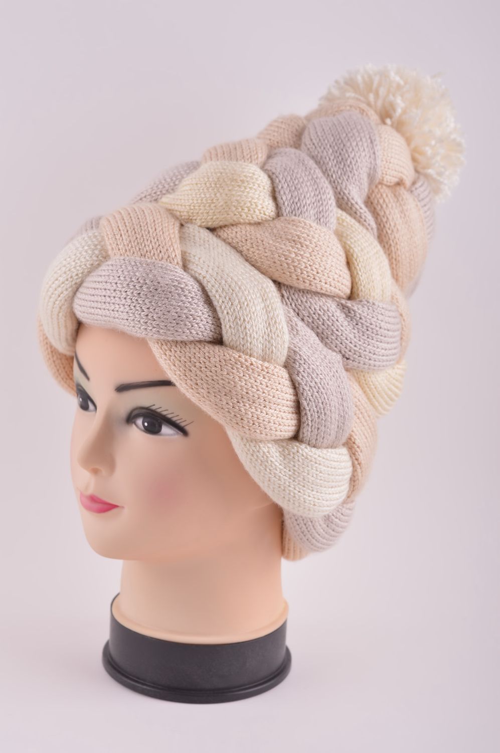 Bonnet tricoté fait main Bonnet original beige fils acryliques Accessoire femme photo 2