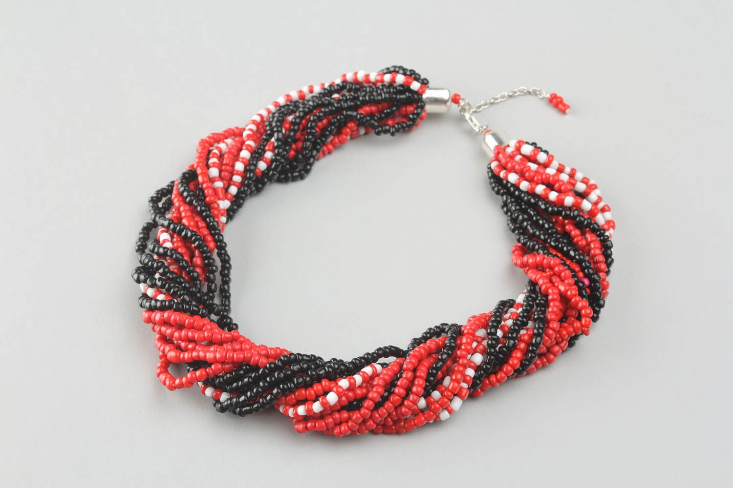 Collier rouge et noir en perles de rocaille chinoises fait main photo 1