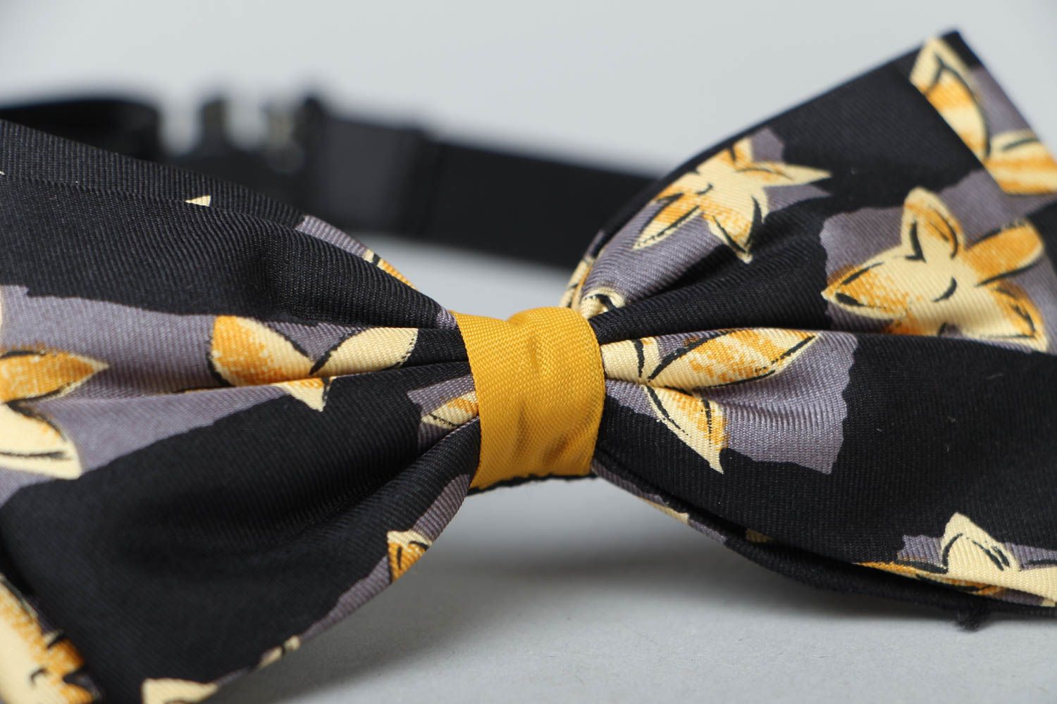 Dark fabric bow tie photo 3