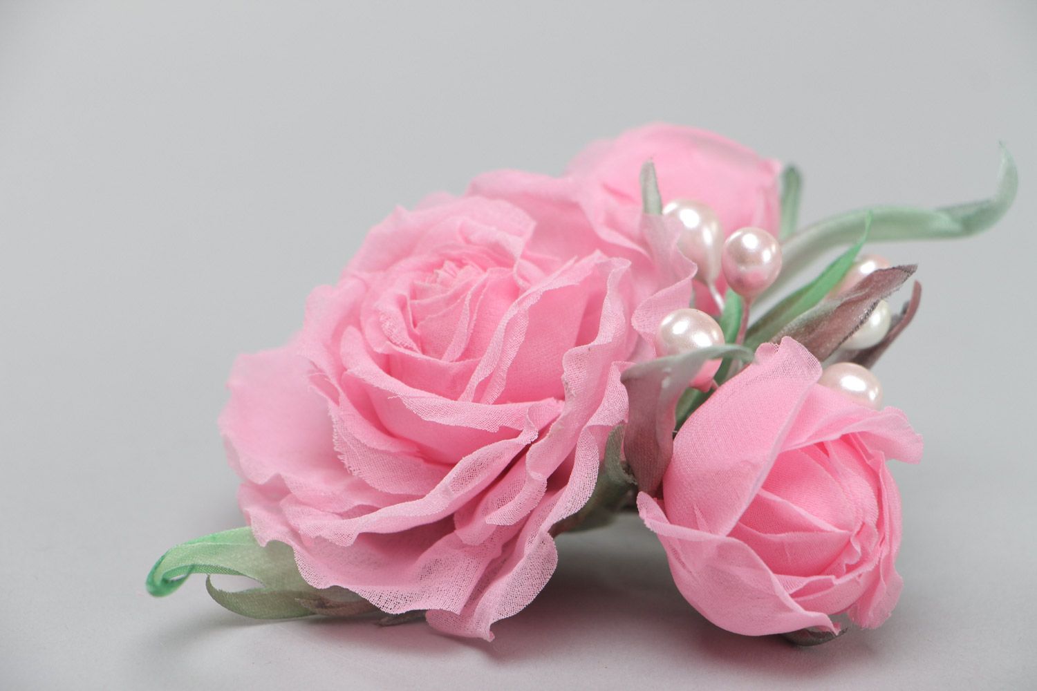 Handmade silk and satin flower hair accessory with metal clip Roses photo 3
