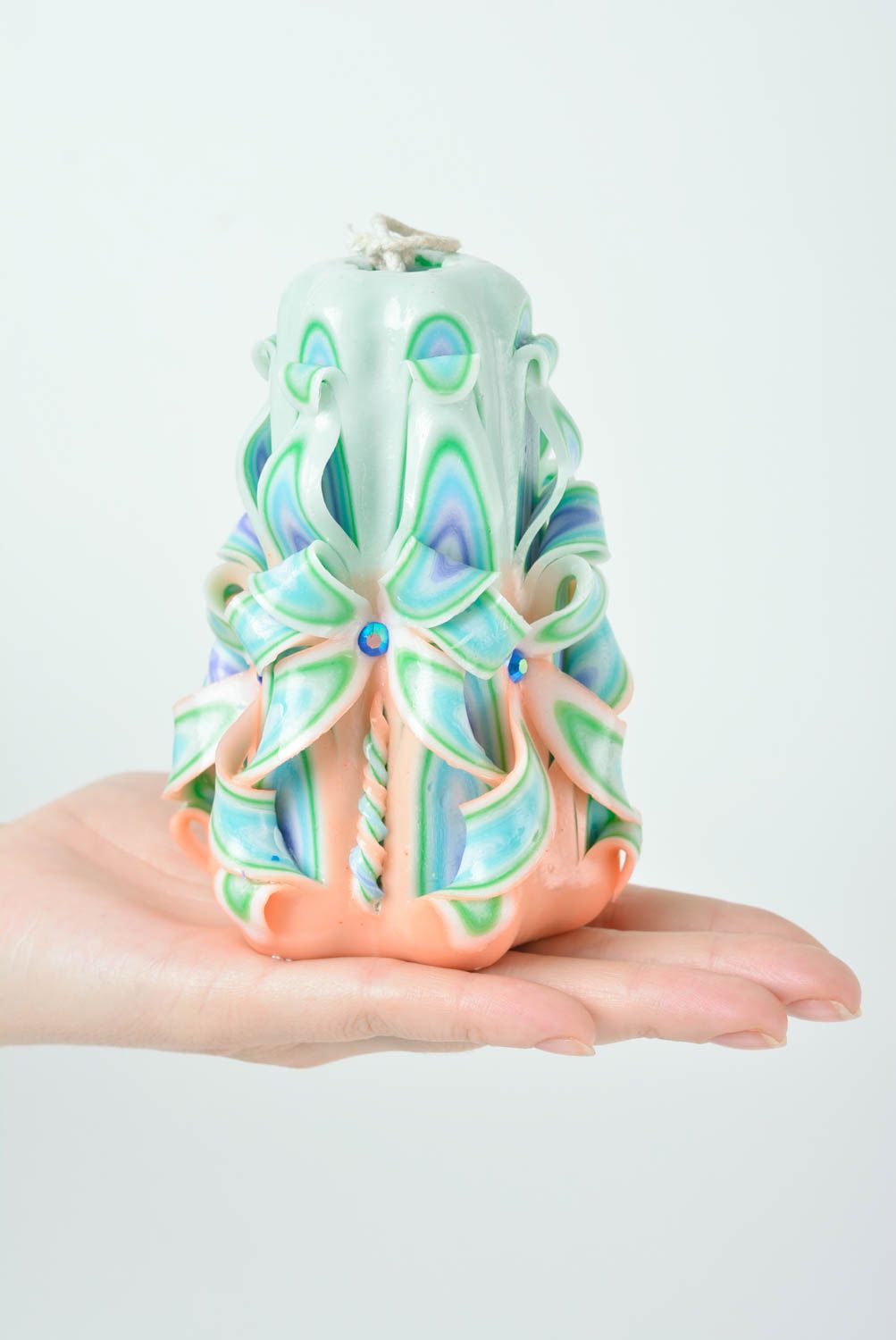 Bougie sculptée décorative faite main en paraffine couleurs pastel de design photo 4