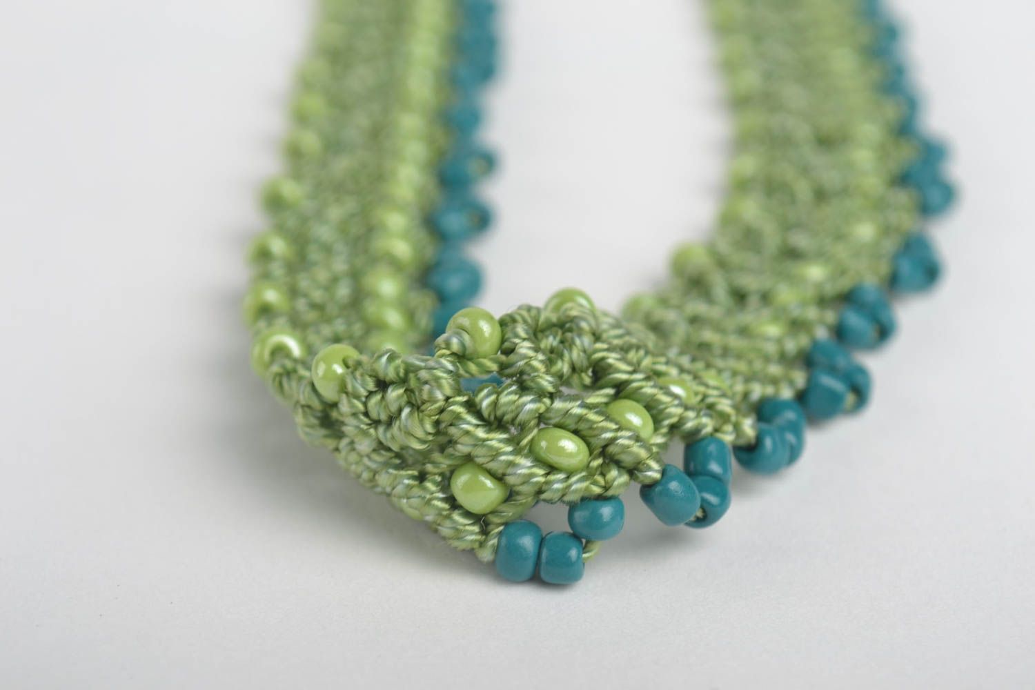Collier textile Bijou fait main vert fils perles macramé ankars Accessoire femme photo 3