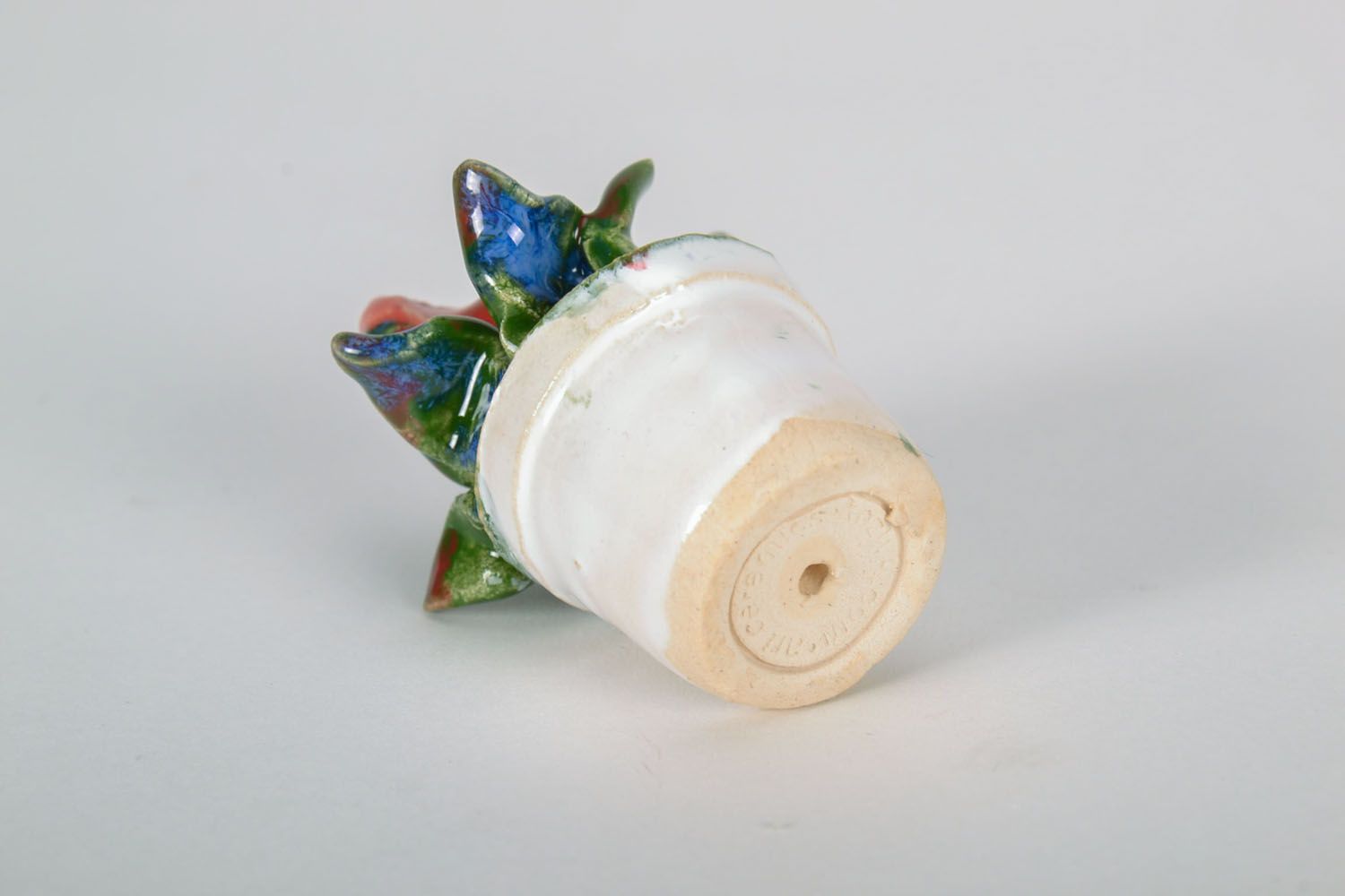 Statuette décorative faite main en argile design original forme de pot à fleur photo 3