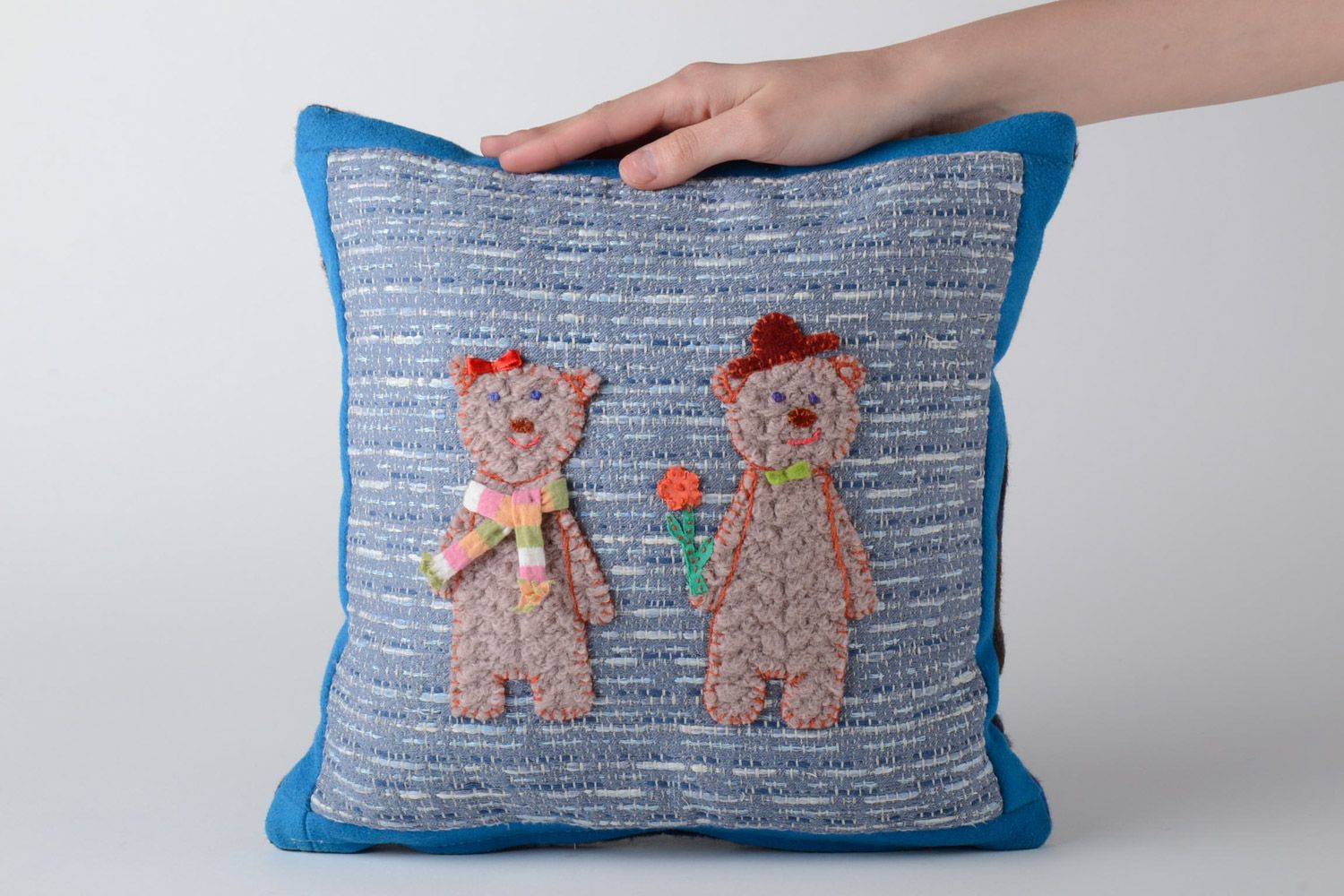 Schönes blaues weiches Deko Kissen für Sofa mit Reißverschluss handmade Bären  foto 5