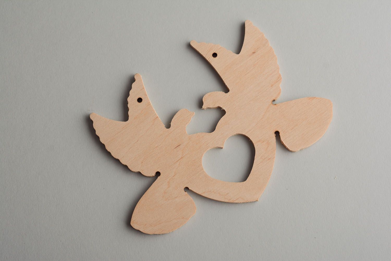 Figurine en bois à décorer en forme de deux pigeons photo 2