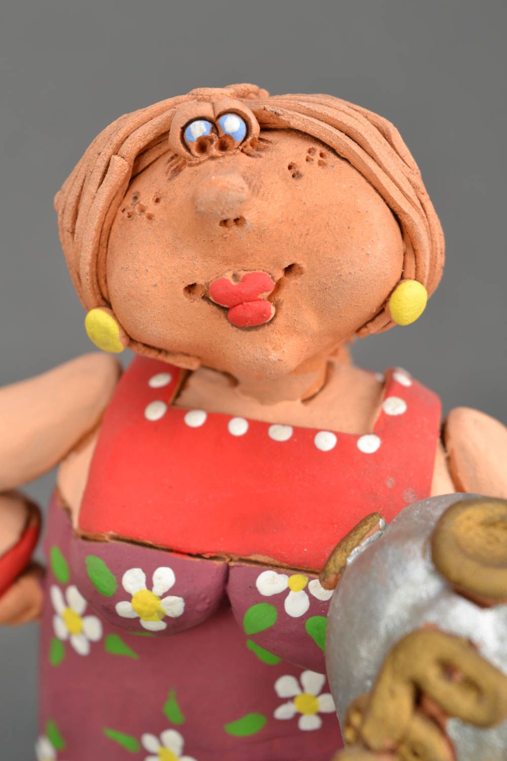 Figurine céramique de femme avec samovar photo 4
