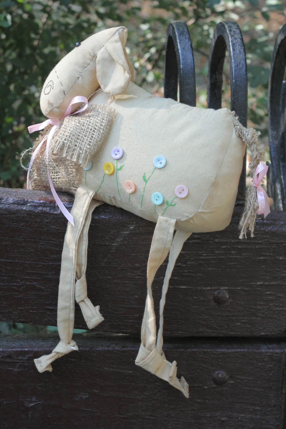 Brinquedo macio têxtil feito à mão para decoração do interior de materiais naturais Vaca foto 5