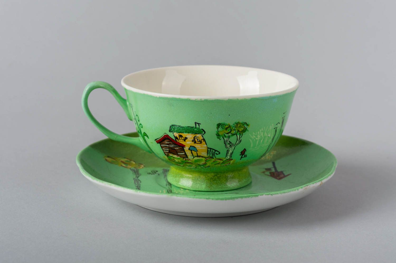 Глиняная чашка с блюдцем ручной работы авторская красивая в зеленых тонах  фото 2