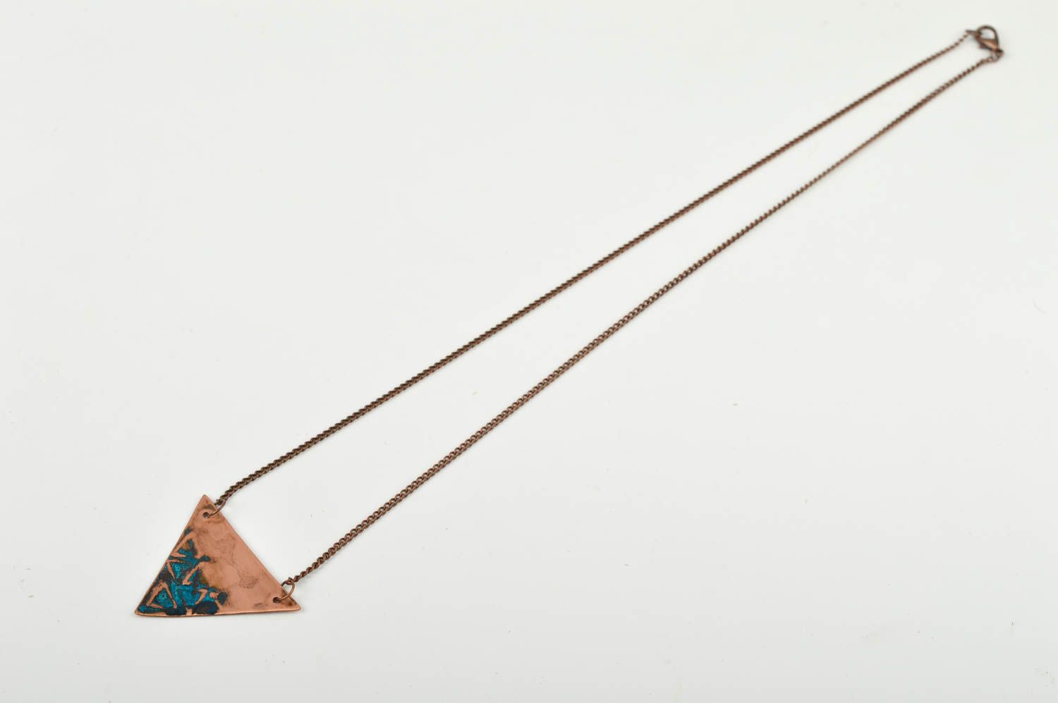 Украшение ручной работы женский кулон треугольник украшение из меди на цепочке фото 3