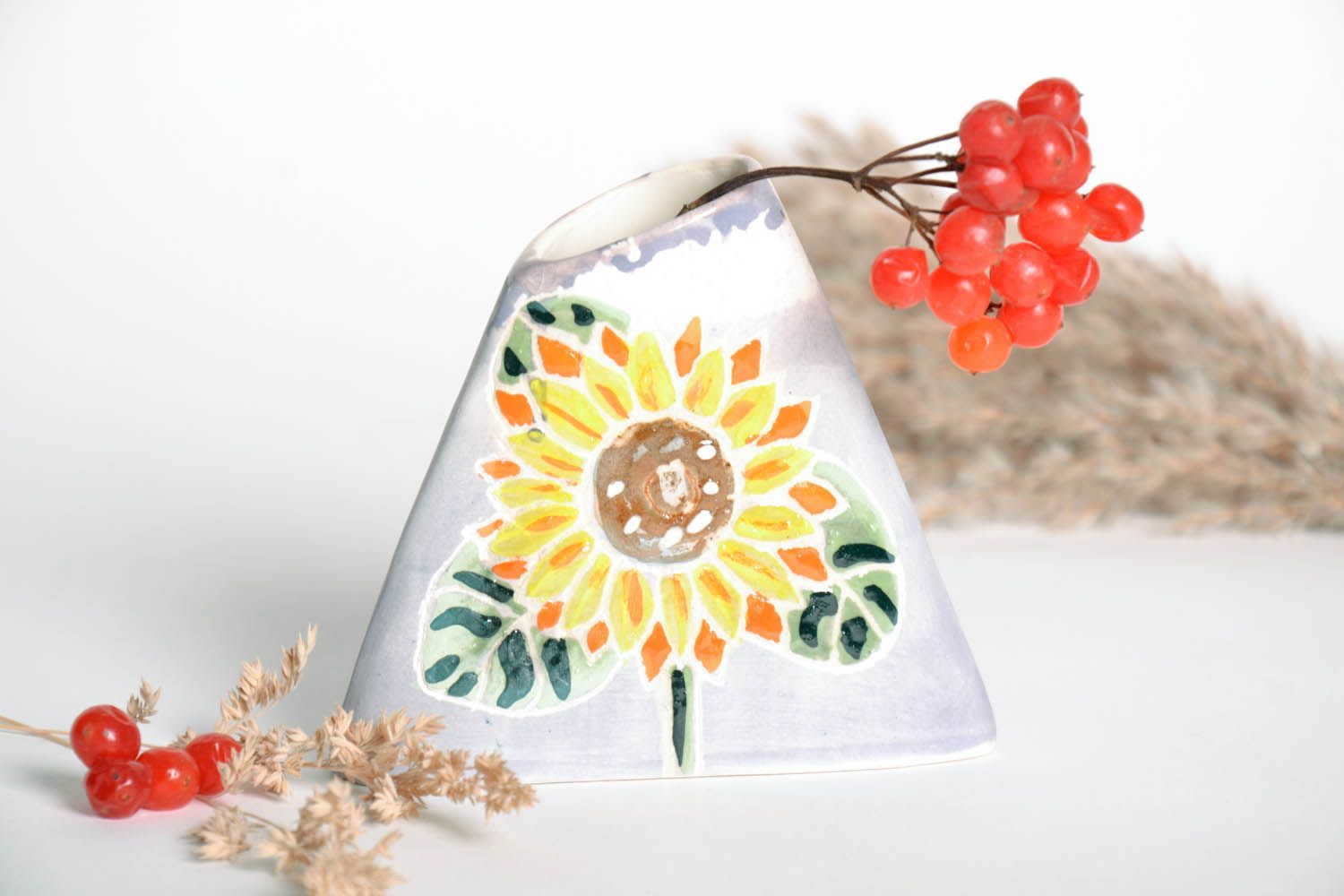 Ceramic 4 inches triangle decorative vase with sunflower painting 0,5 lb photo 1