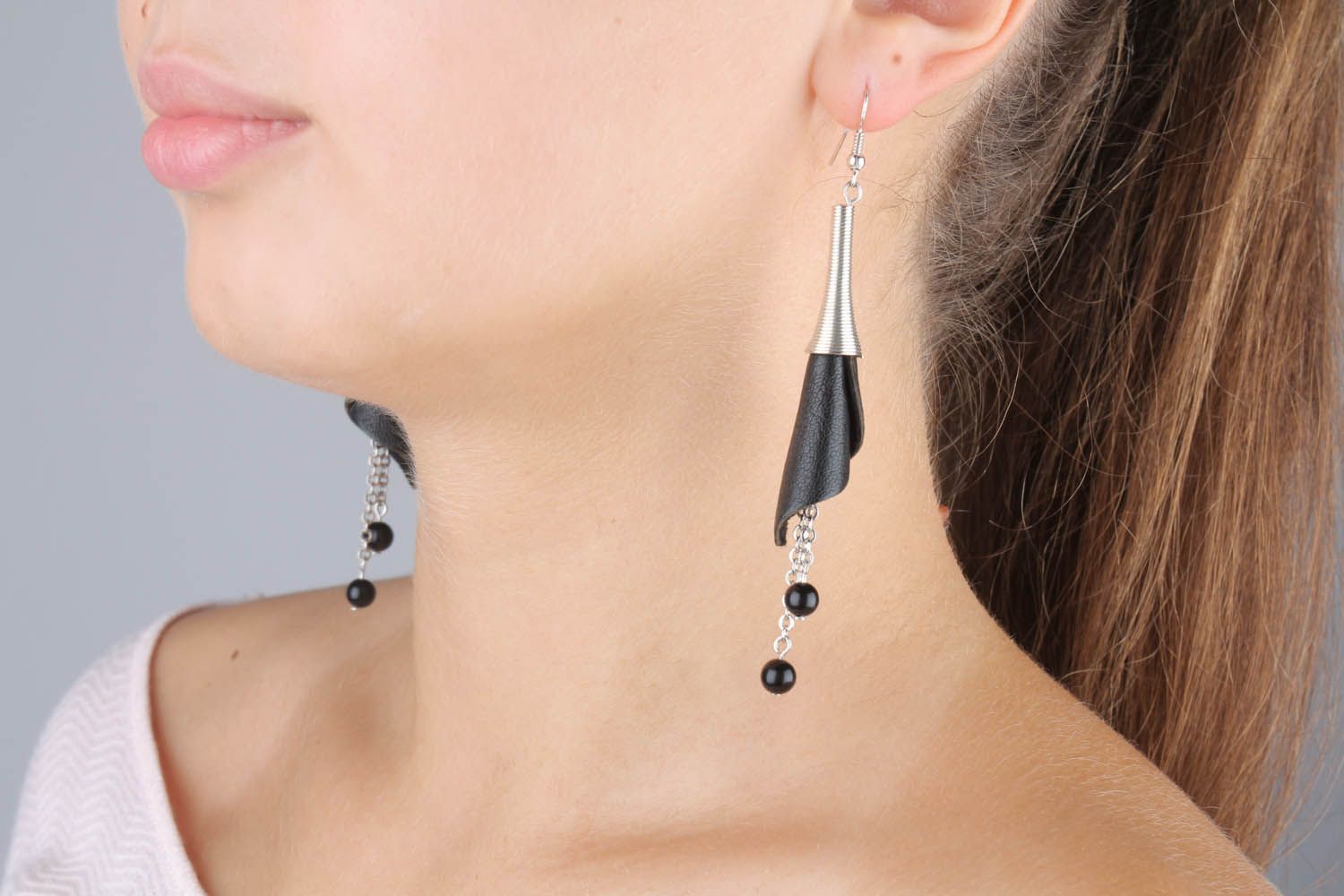 Black handmade earrings photo 5