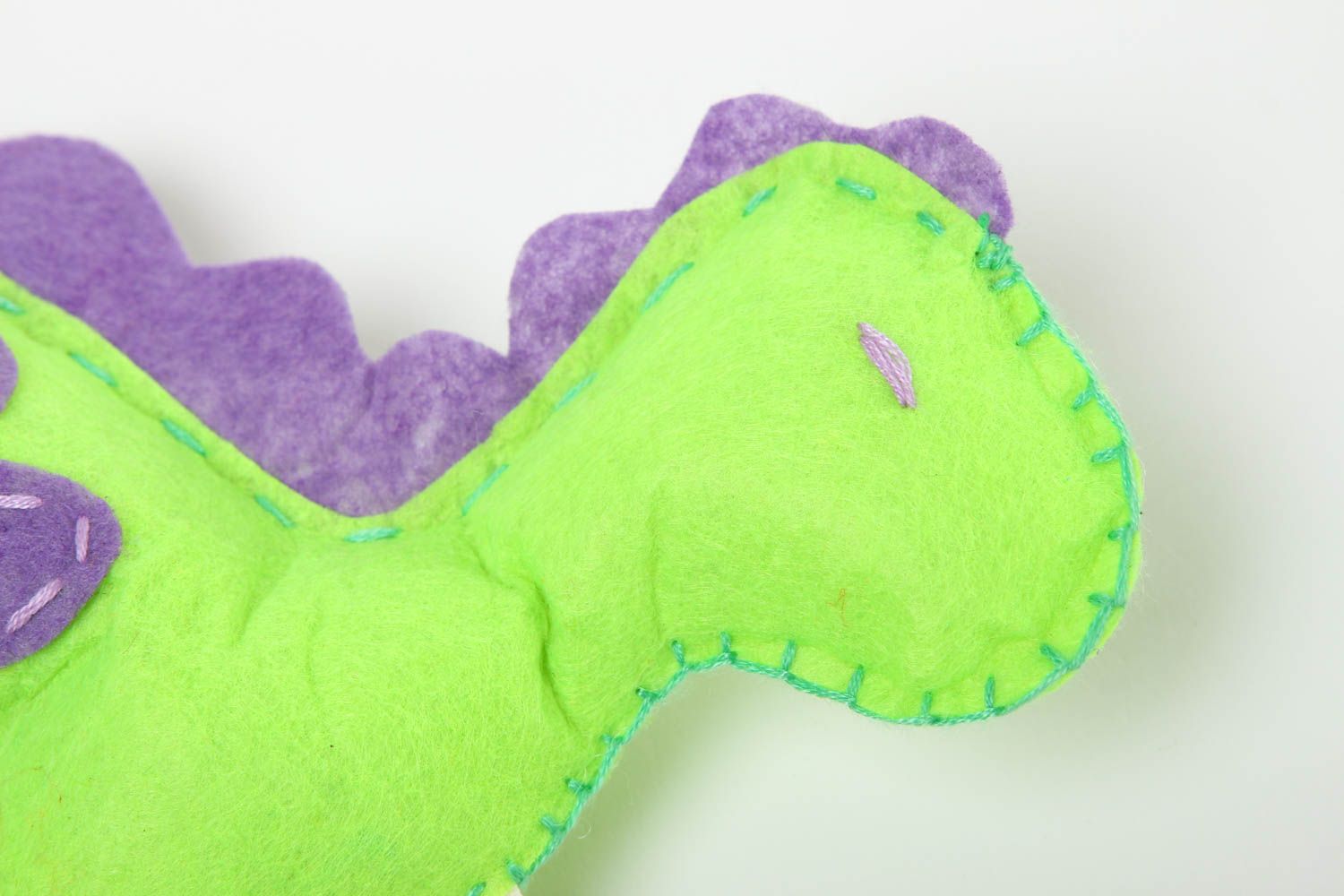 Handmade kleines Spielzeug Geschenk Idee Kuscheltier Dino Filz Tier grün foto 3
