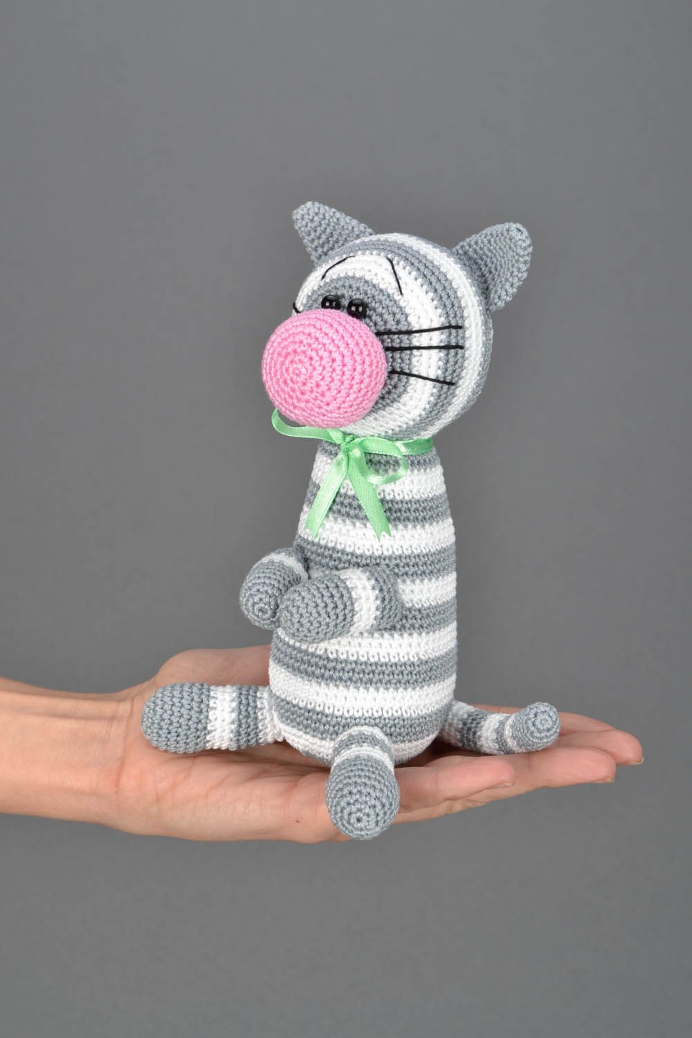 Peluche faite main tricotée Chat en rayures photo 2
