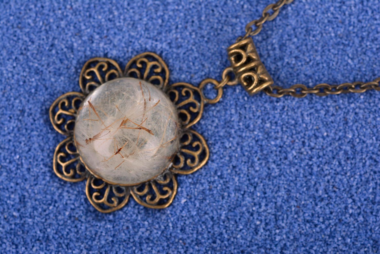 Beautiful handmade neck pendant epoxy pendant with real flowers trendy jewelry photo 1
