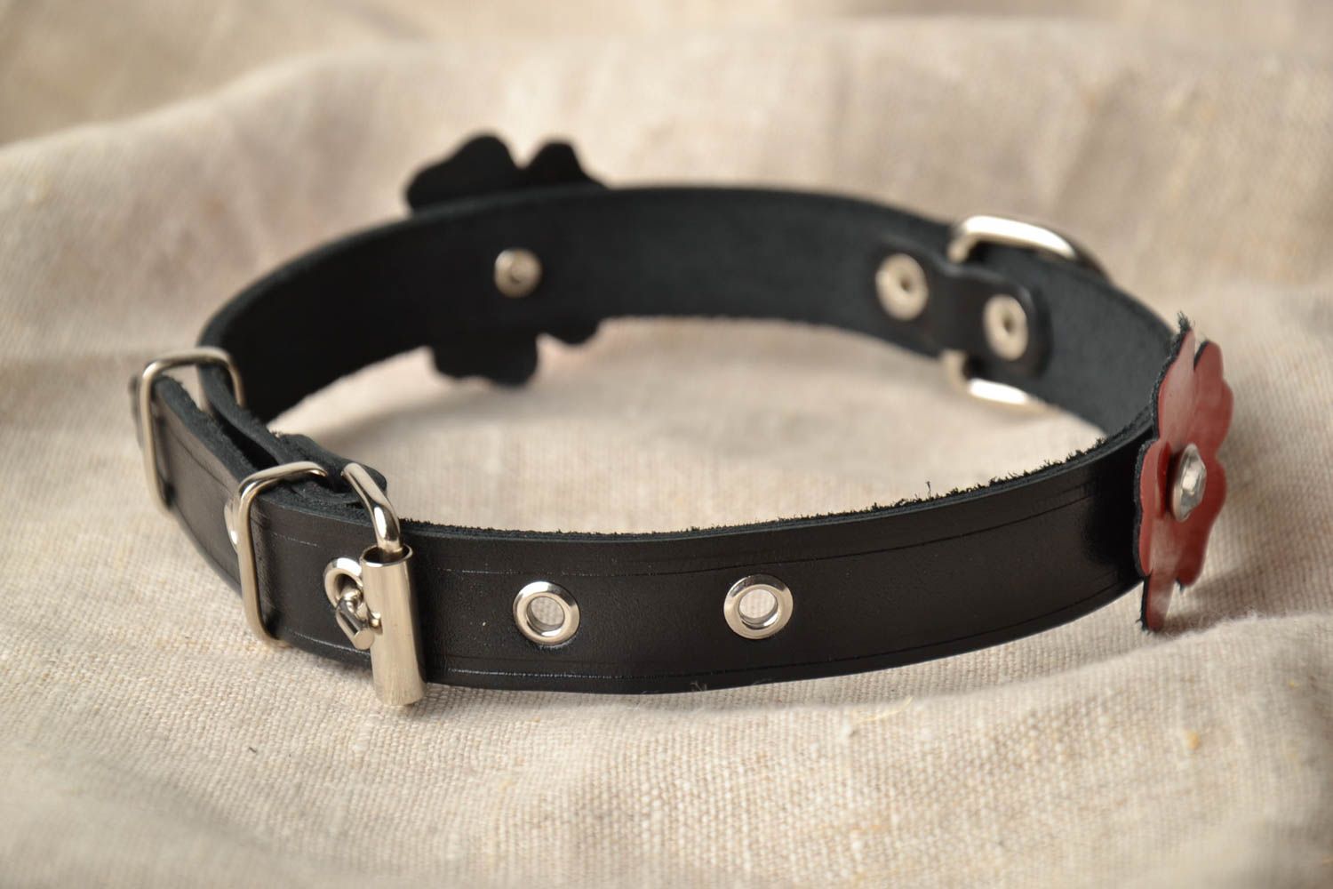 Black leather dog collar photo 1