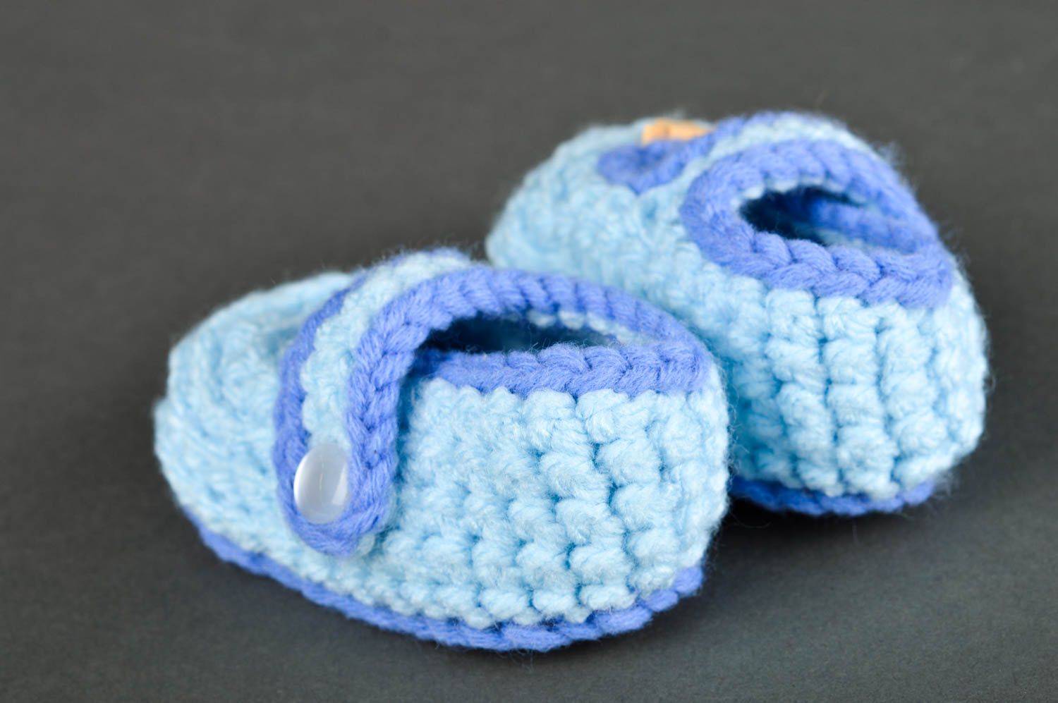 Handgefertigte Schuhe in Blau gehäkelte Babyschuhe Geschenk für Kleinkinder foto 5