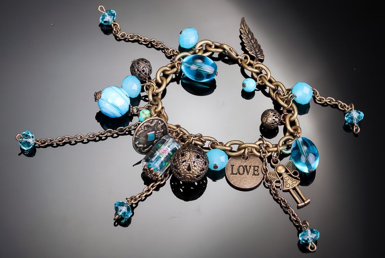 Bracelet made of crystal and turquoise photo 2